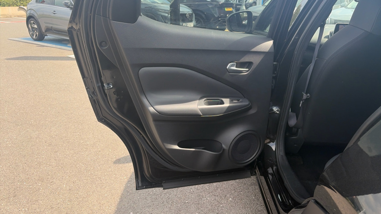 Nissan Juke 1.0 DiG-T 114 N-Connecta 5dr Petrol Hatchback